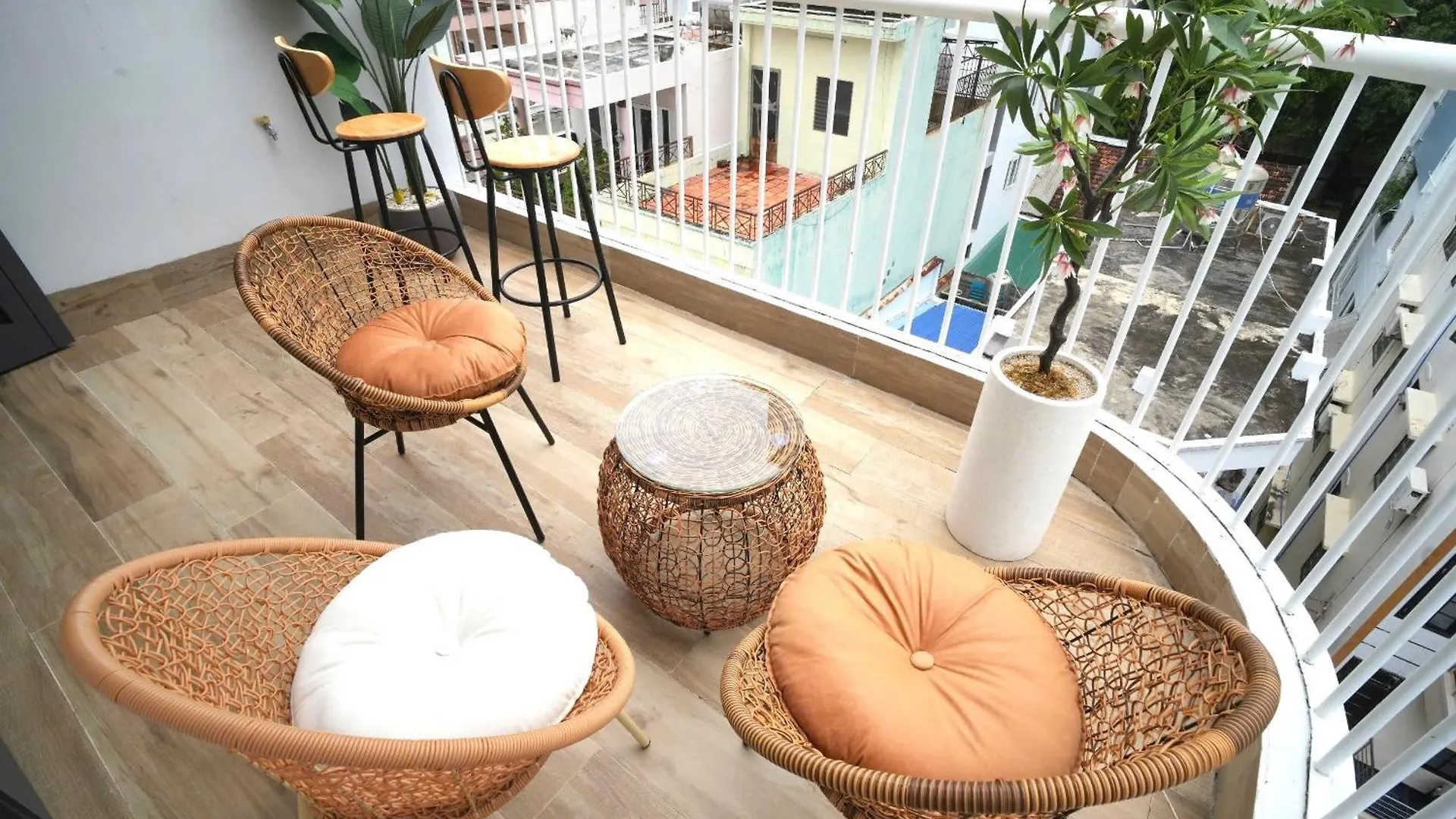 S Lux Apartment Central Near Beach Nha Trang